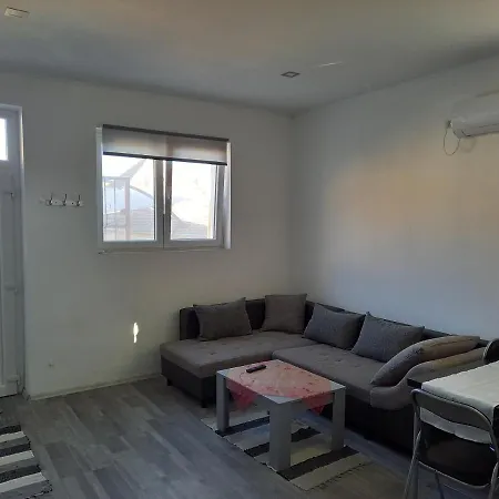 Titi House Apartman Bakonykoppány
